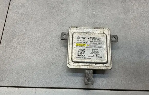 Volkswagen Touareg II Headlight ballast module Xenon 8K0941597E