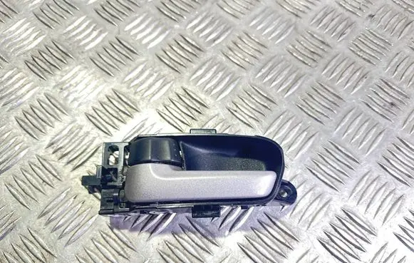 Suzuki Grand Vitara II Rear door interior handle