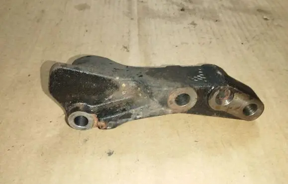 Honda Accord Engine mounting bracket