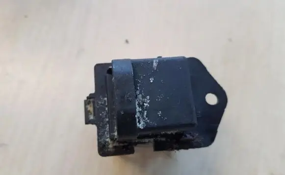 Renault Clio II Coolant fan relay 8200045082