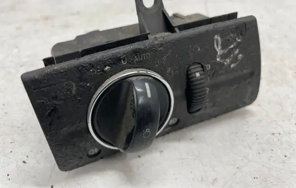 Mercedes-Benz E W211 Light switch 2115450304