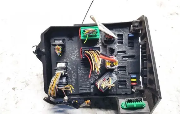 Peugeot 206 Fuse box set 9641442880