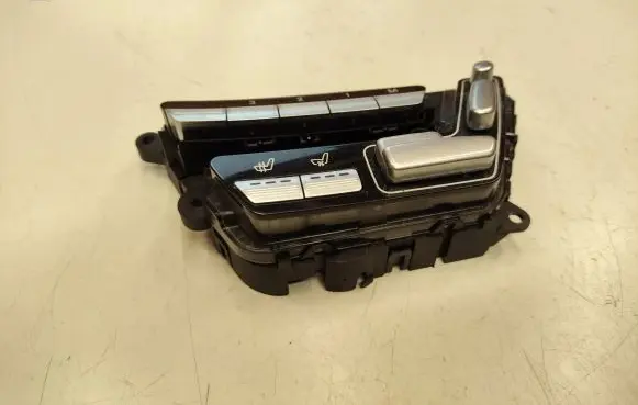 Mercedes-Benz S W221 Seat control switch A2218709358 3359240300 STV83717