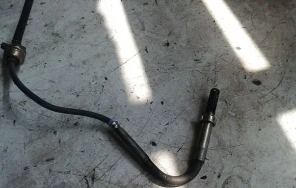 Opel Astra J Exhaust gas temperature sensor 55574183