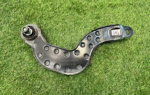 Mercedes-Benz GLA H247 Rear control arm A1773503900