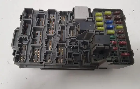 Honda CR-V Fuse module S9AG03000