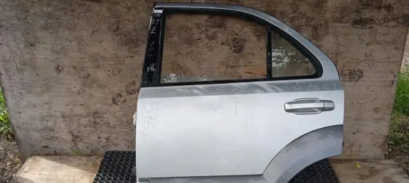 KIA Sorento Rear door