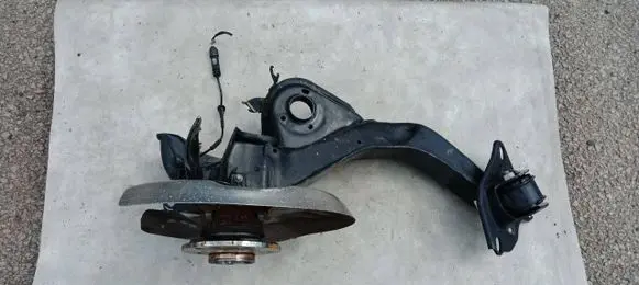BMW 2 F44 Rear wheel hub spindle/knuckle 6898964