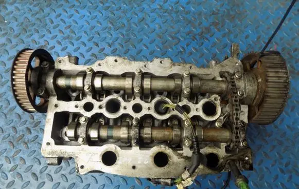 Peugeot 407 Engine head 