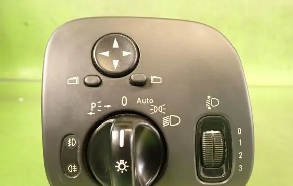 Mercedes-Benz C W203 Light switch A2035450604