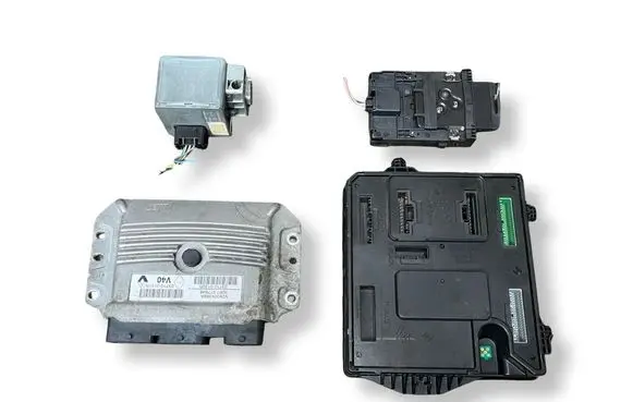 Renault Megane III Engine ECU kit and lock set V29004369A 237100131R