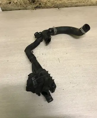 Peugeot 3008 I Engine coolant pipe/hose 9684588980 9684589080