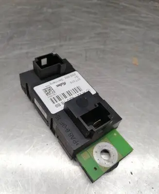 Mercedes-Benz S W221 Aerial antenna amplifier A2218201889