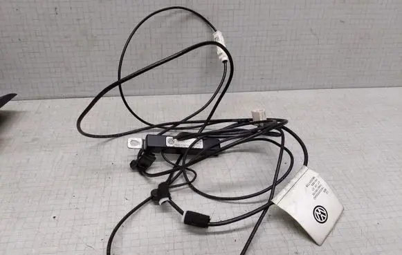 Volkswagen Transporter - Caravelle T5 Aerial antenna amplifier 7H0035577 15208