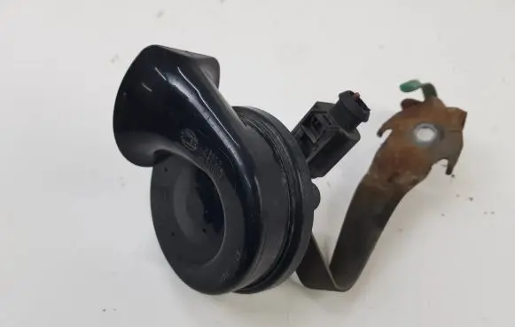 Volkswagen PASSAT B6 Horn signal 3C0951223