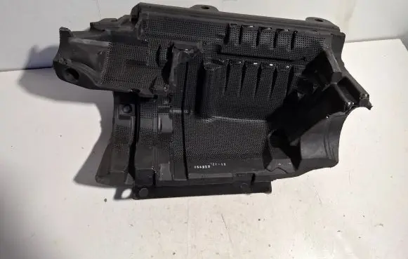 Volvo XC90 Heat shield in engine bay 31437422