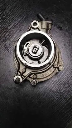 BMW 3 E46 Vacuum pump 728176