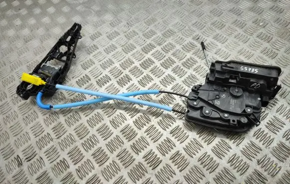 BMW 2 F45 Front door lock 728193412