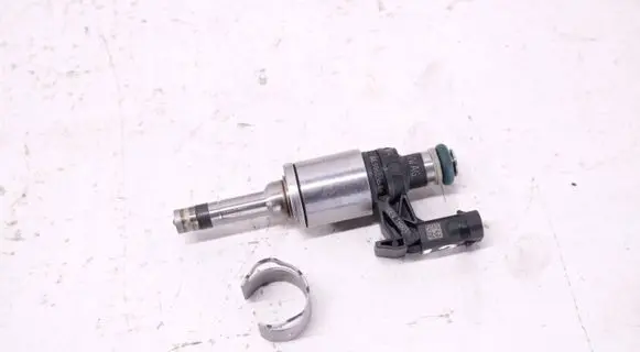 Skoda Fabia Mk3 (NJ) Fuel injector 04E906036T 0261500374