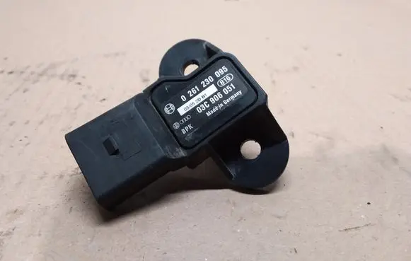 Skoda Octavia Mk2 (1Z) Air pressure sensor 03C906051 0261230095