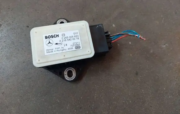Mercedes-Benz E W211 ESP acceleration yaw rate sensor A2165420018 0265005623 7003965