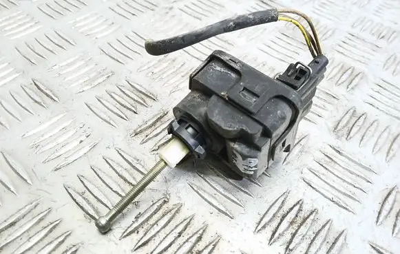 Audi A6 S6 C4 4A Headlight level adjustment motor