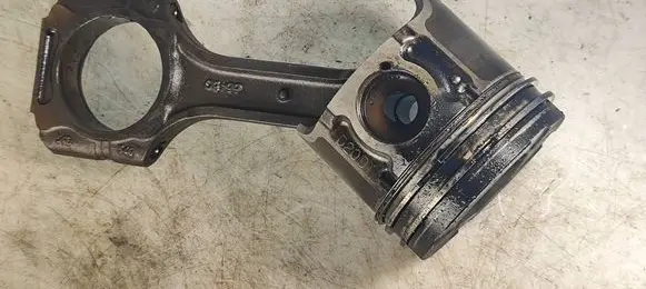 SsangYong Actyon Piston with connecting rod 66430 D20DT