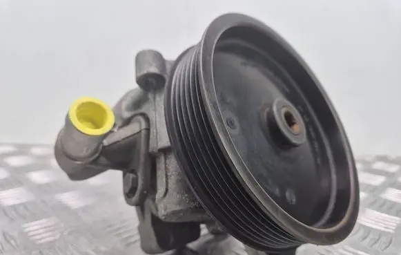 Mercedes-Benz C W204 Power steering pump A0064666801 A0064660001