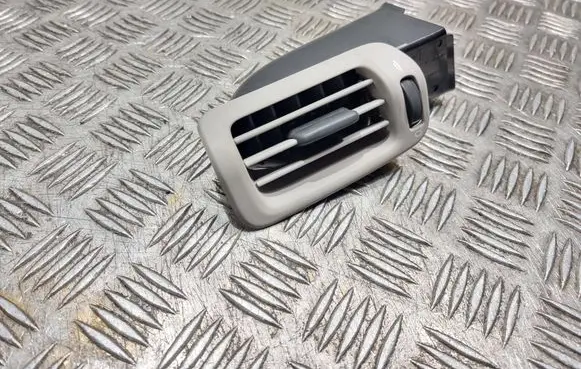 Volvo V70 Rear air vent grill 06e5365