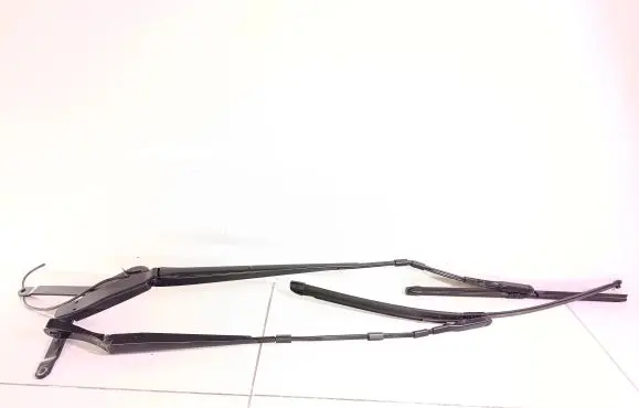 Tesla Model X Windshield/front glass wiper blade 104666900B 104667000B