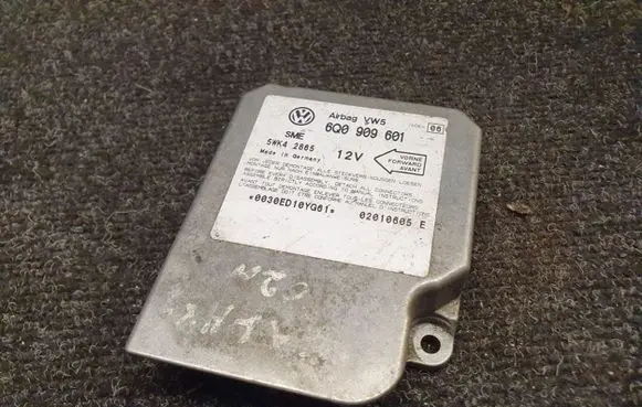 Skoda Fabia Mk1 (6Y) Airbag control unit/module 6Q0909601 5WK42865