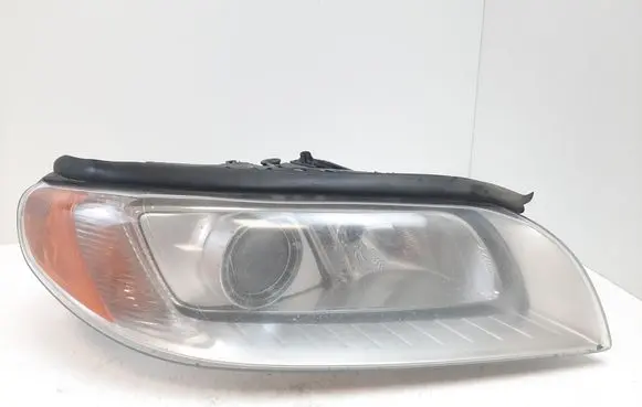 Volvo V70 Headlight/headlamp