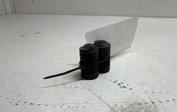 BMW 3 E90 E91 Radiator mount bracket 7590119