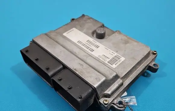 Volvo V50 Engine control unit/module ECU P30650677 IMPRK1533322