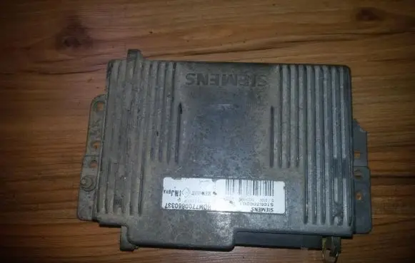 Renault Megane I Engine control unit/module hom7700860337