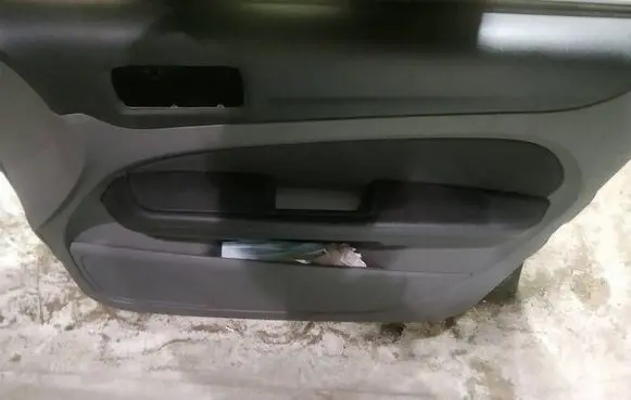 Ford Focus Front door card panel trim