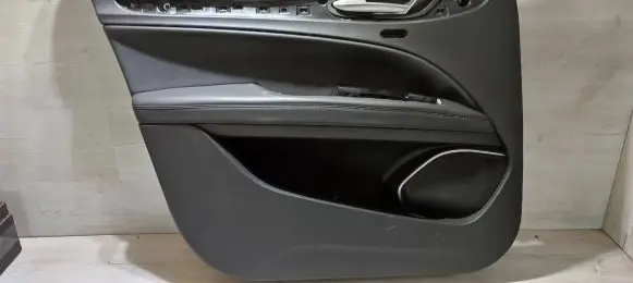 Alfa Romeo Stelvio Front door card panel trim