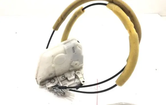 Mazda 2 Front door lock