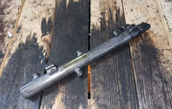 Mercedes-Benz E W212 Fuel main line pipe A6420703095