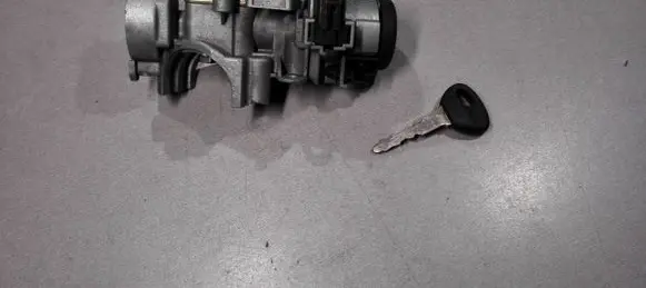 Mazda 626 Ignition lock SL31