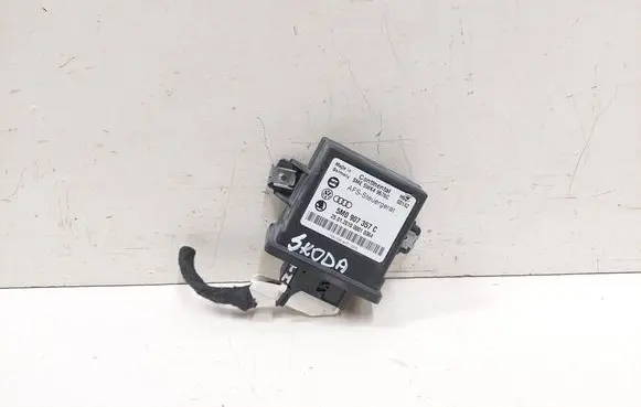 Skoda Octavia Mk2 (1Z) Light module LCM 5M0907357C 5WK49676C