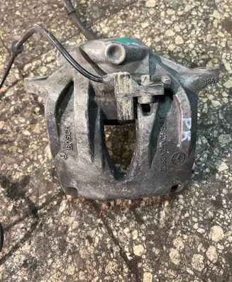 Mercedes-Benz E W211 Front brake caliper 351302