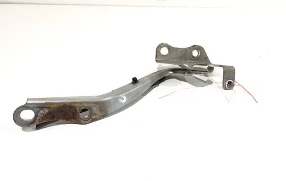 Toyota Auris 150 Engine bonnet/hood hinges