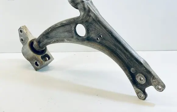 Volkswagen PASSAT B6 Front lower control arm/wishbone 3C0407153B 3C0199231D 1K0407182
