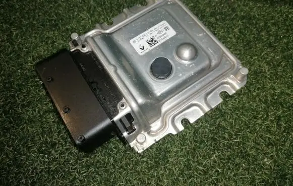 Opel Movano B Adblue control unit 237G00049R 237G00001R 0281032615