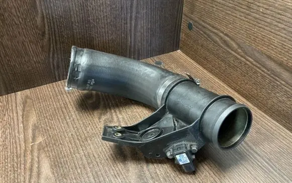 Mercedes-Benz Sprinter W901 W902 W903 W904 Intercooler hose/pipe 9015284782 0041533128