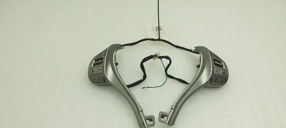 Steering wheel buttons/switches
