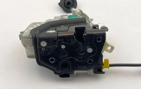 Audi A6 S6 C7 4G Front door lock 8J1837015F
