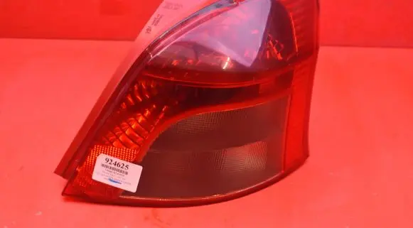 Toyota Yaris Rear/tail lights 0D-7
