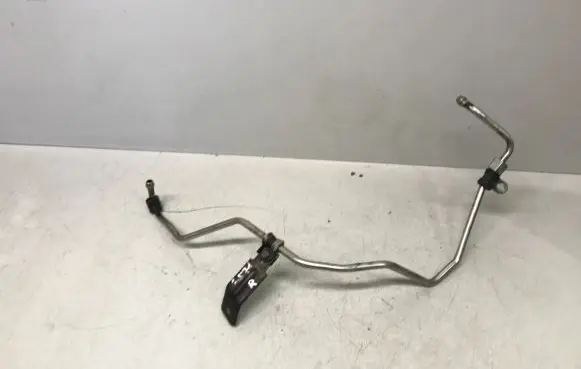 Mitsubishi Grandis Fuel injector supply line/pipe 